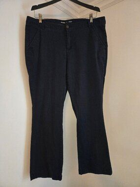 Black Slacks Old Navy Size 18 - uniform or work pants